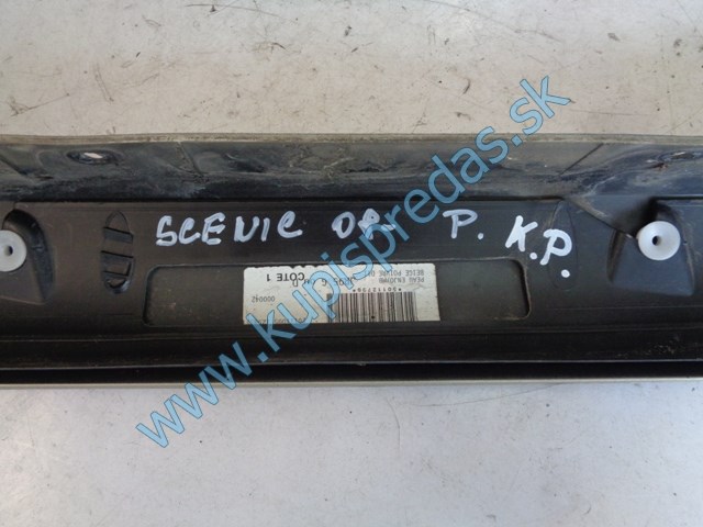 pravý predný kryt na stĺpik na renault scénic III, 768340002R